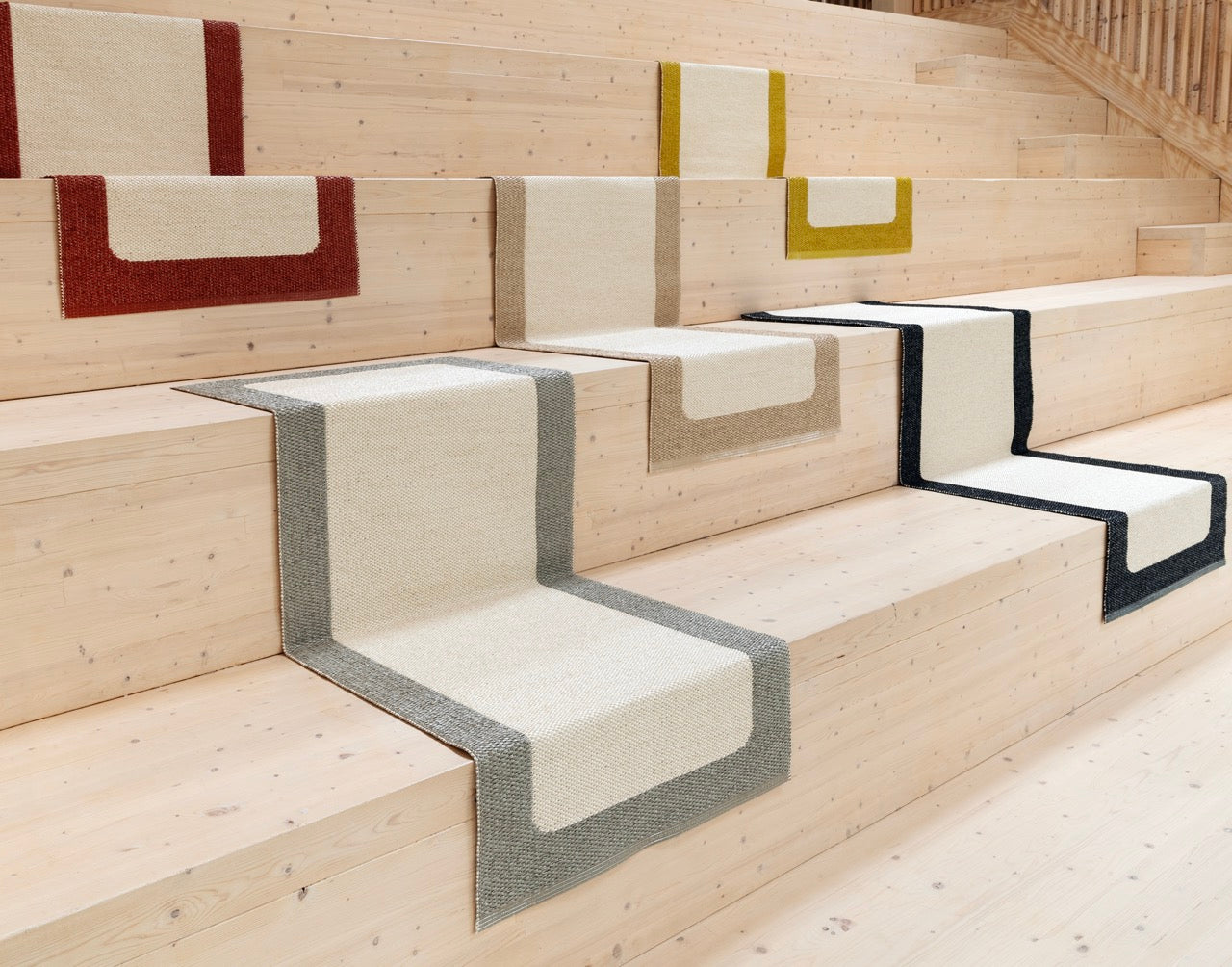 Pappelina-Teppich-Ilda-black-vanilla