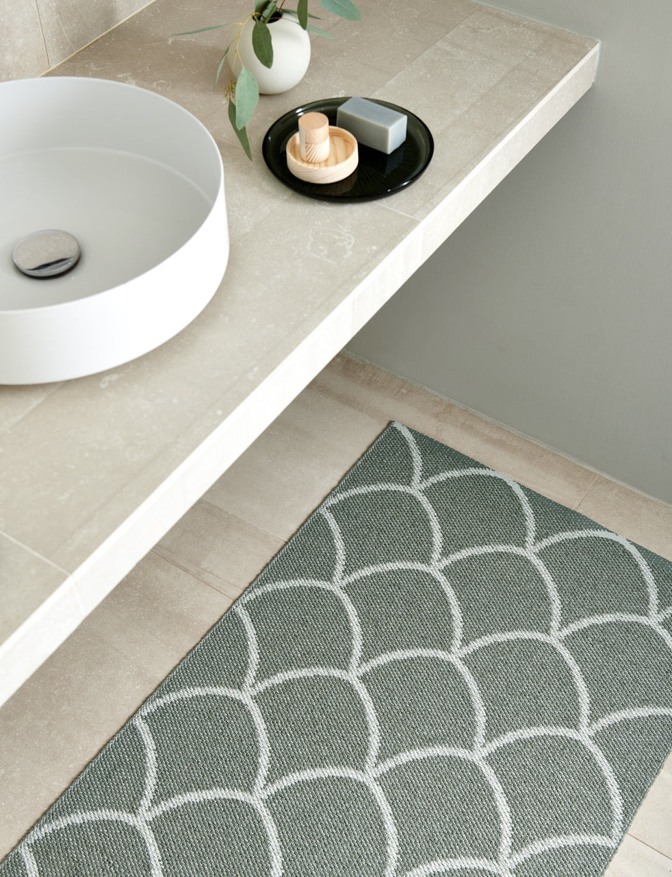 Pappelina-Teppich-Kotte-Army-Sage