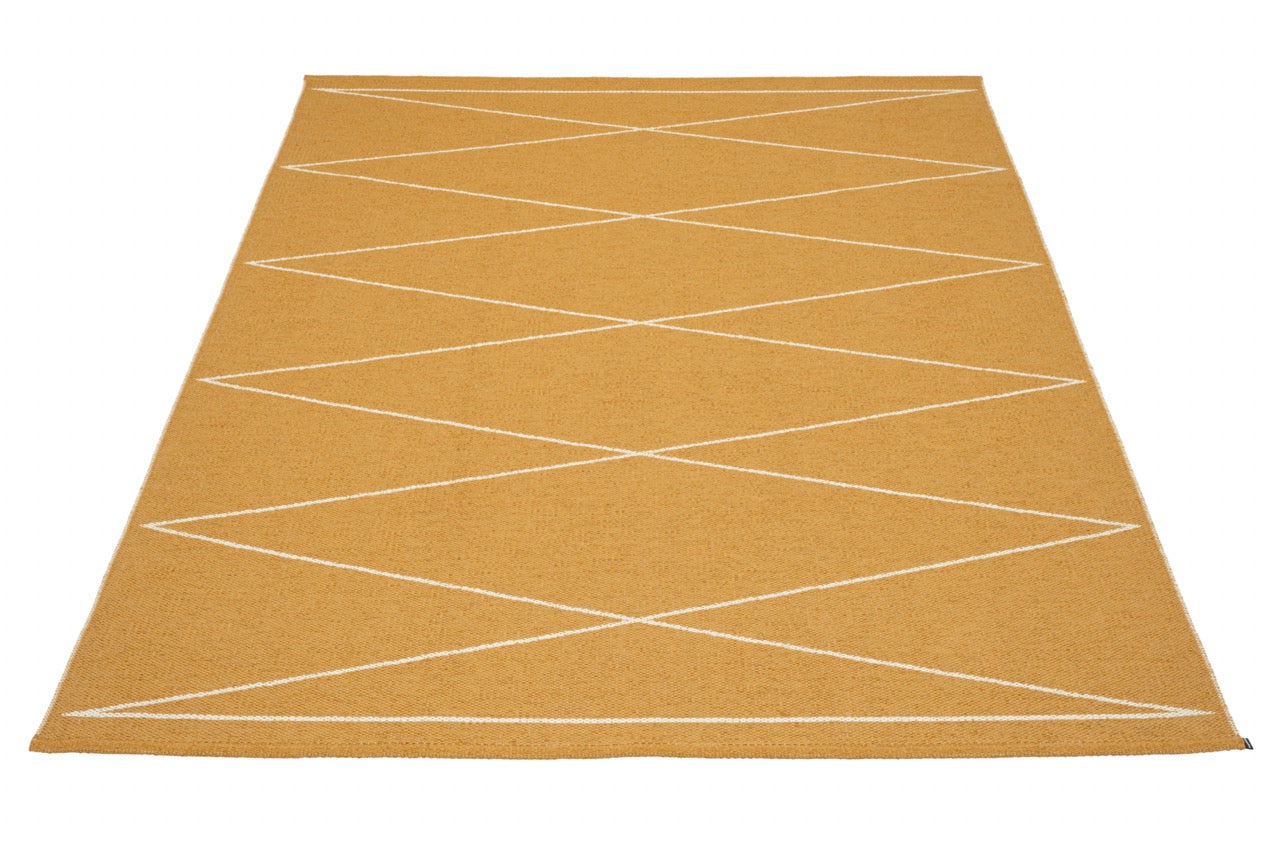 Pappelina-Max-Teppich-ochre-vanilla