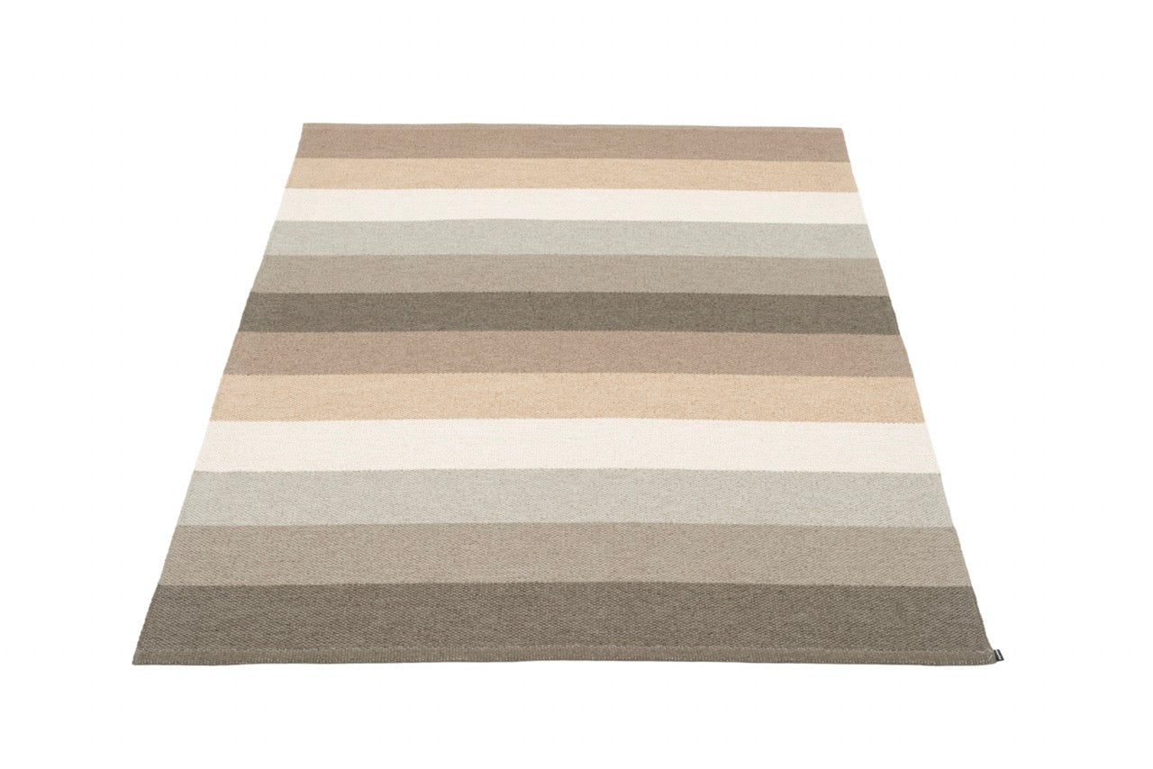 Pappelina-Teppich-Molly-Clay