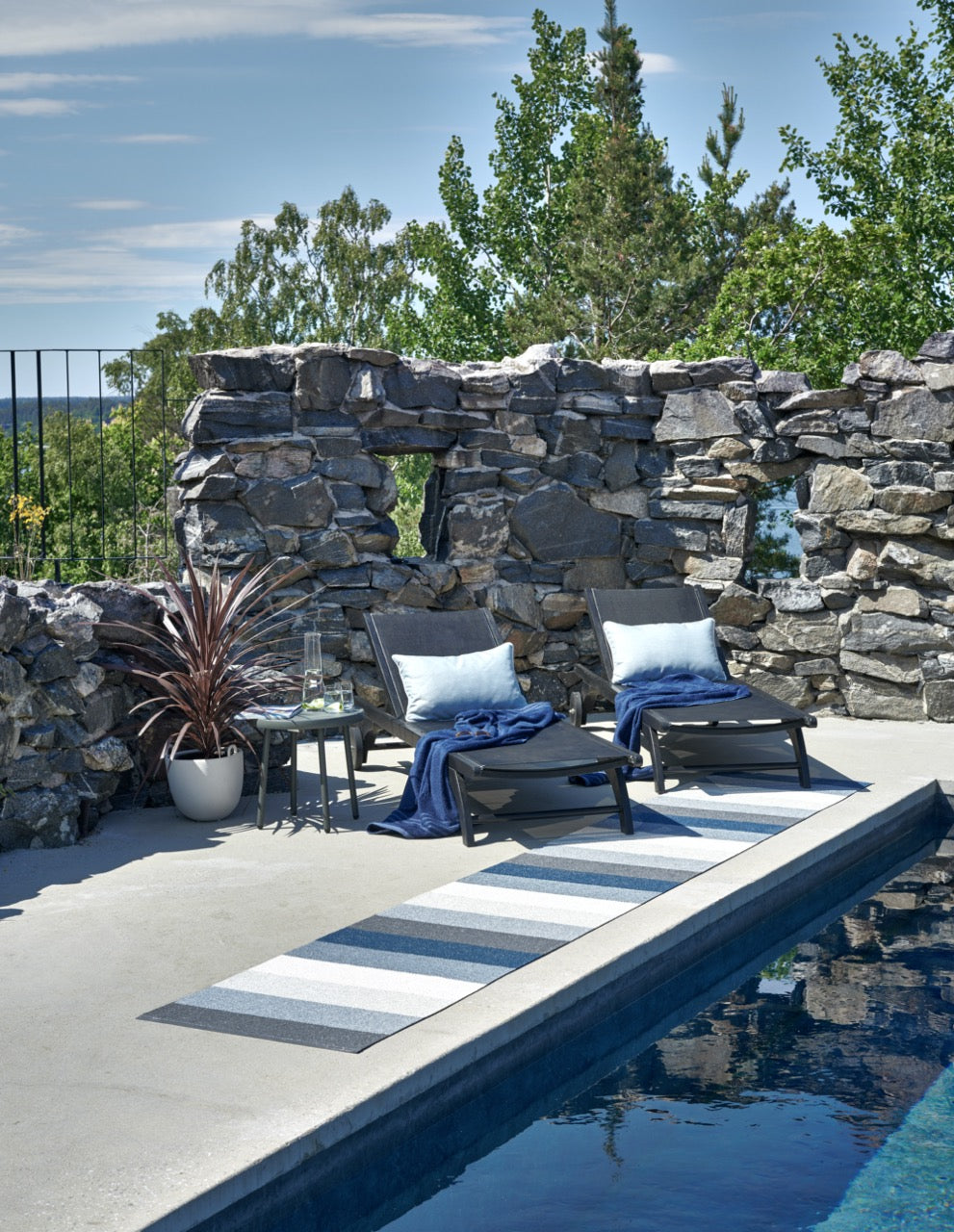 Pappelina-Teppich-Molly-Ocean-Grey