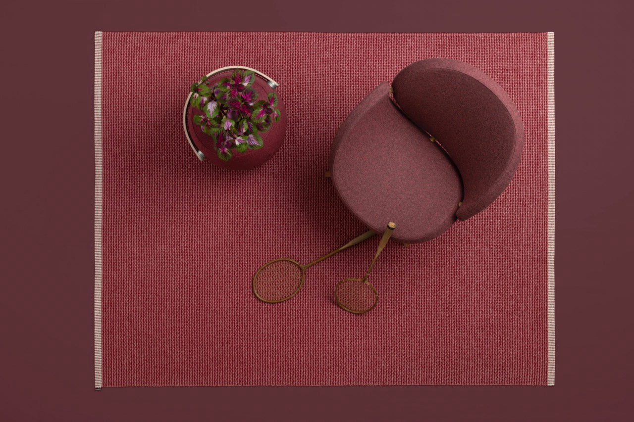 Pappelina-Teppich-Mono-blush-dark-red