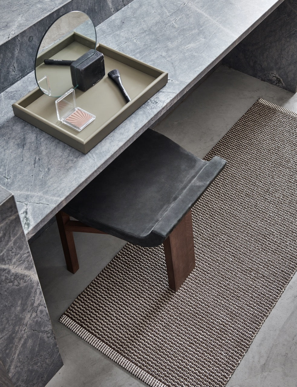 Pappelina-Teppich-Mono-Dark Brown-Dark Linen