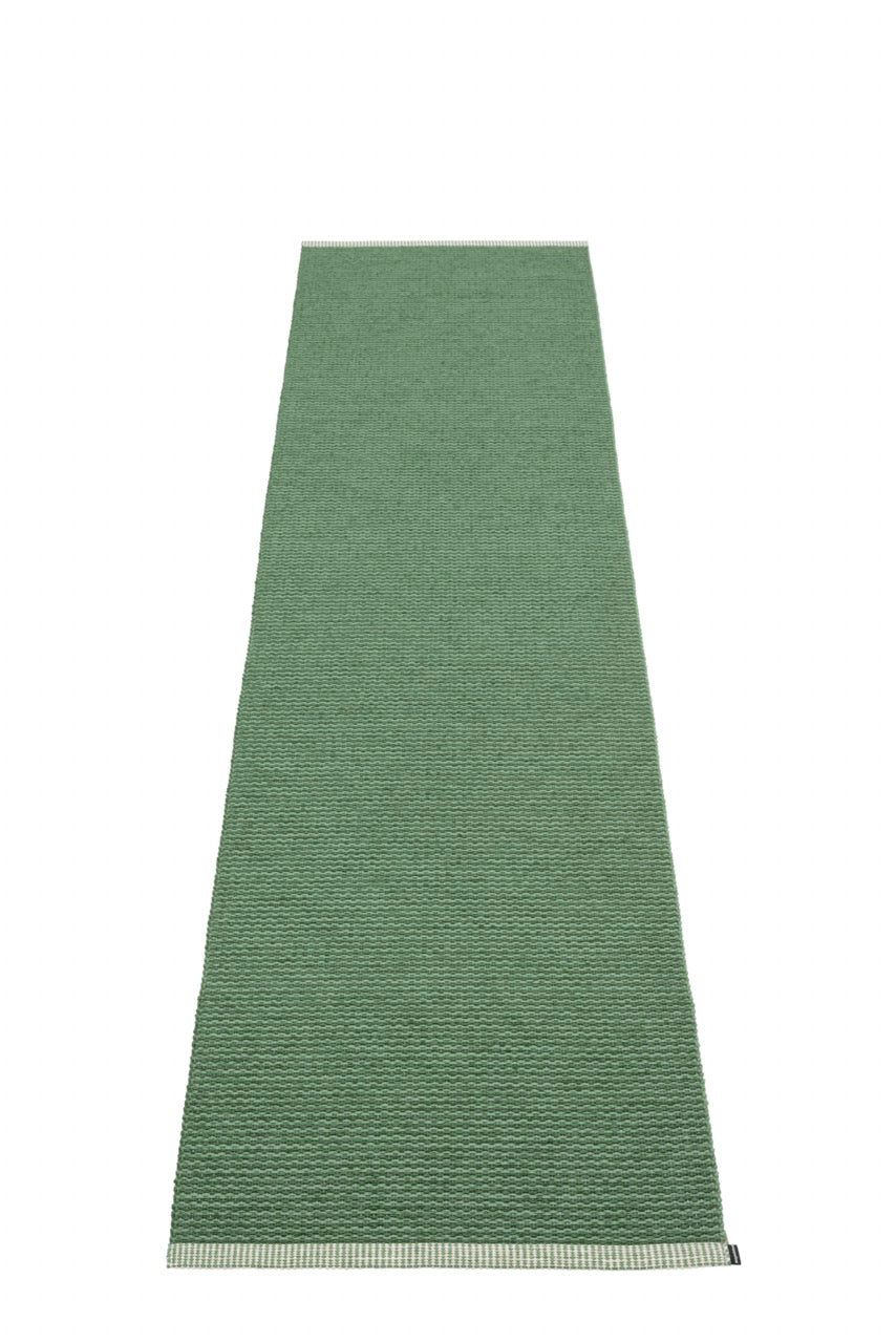 Pappelina-Teppich-Mono-oregano-leaf