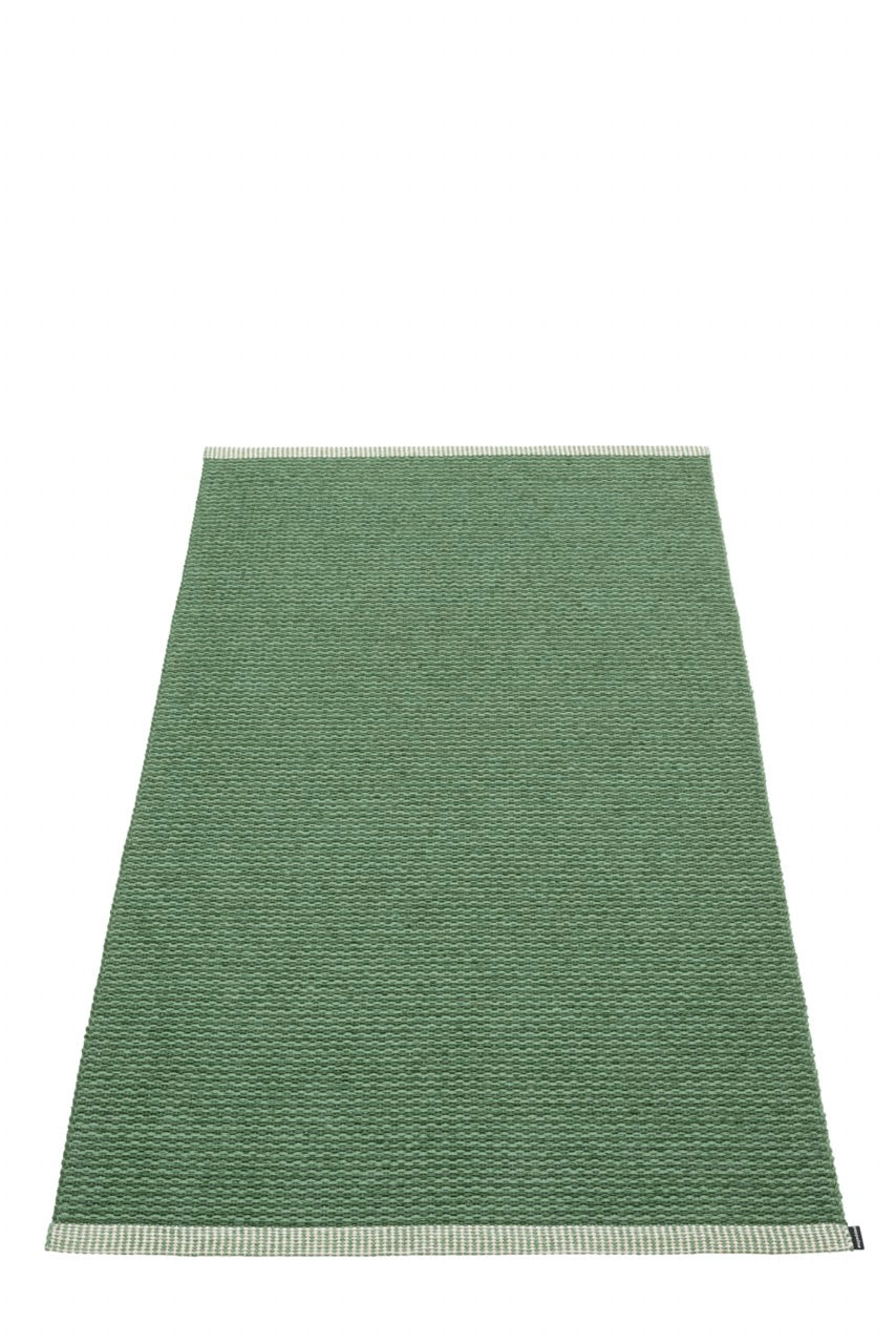 Pappelina-Teppich-Mono-oregano-leaf