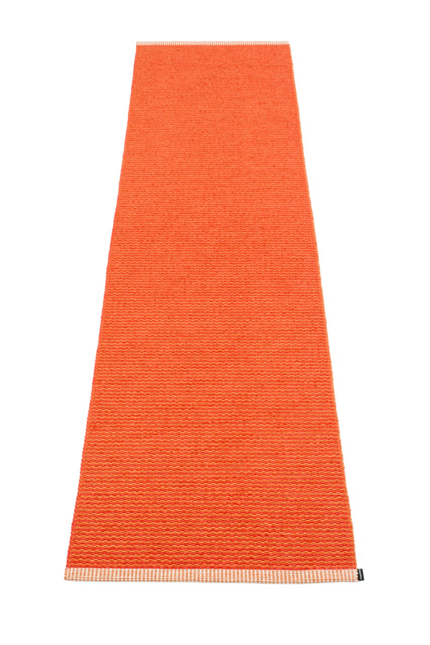 Pappelina-Teppich-Mono-Pale Orange-Coral Red