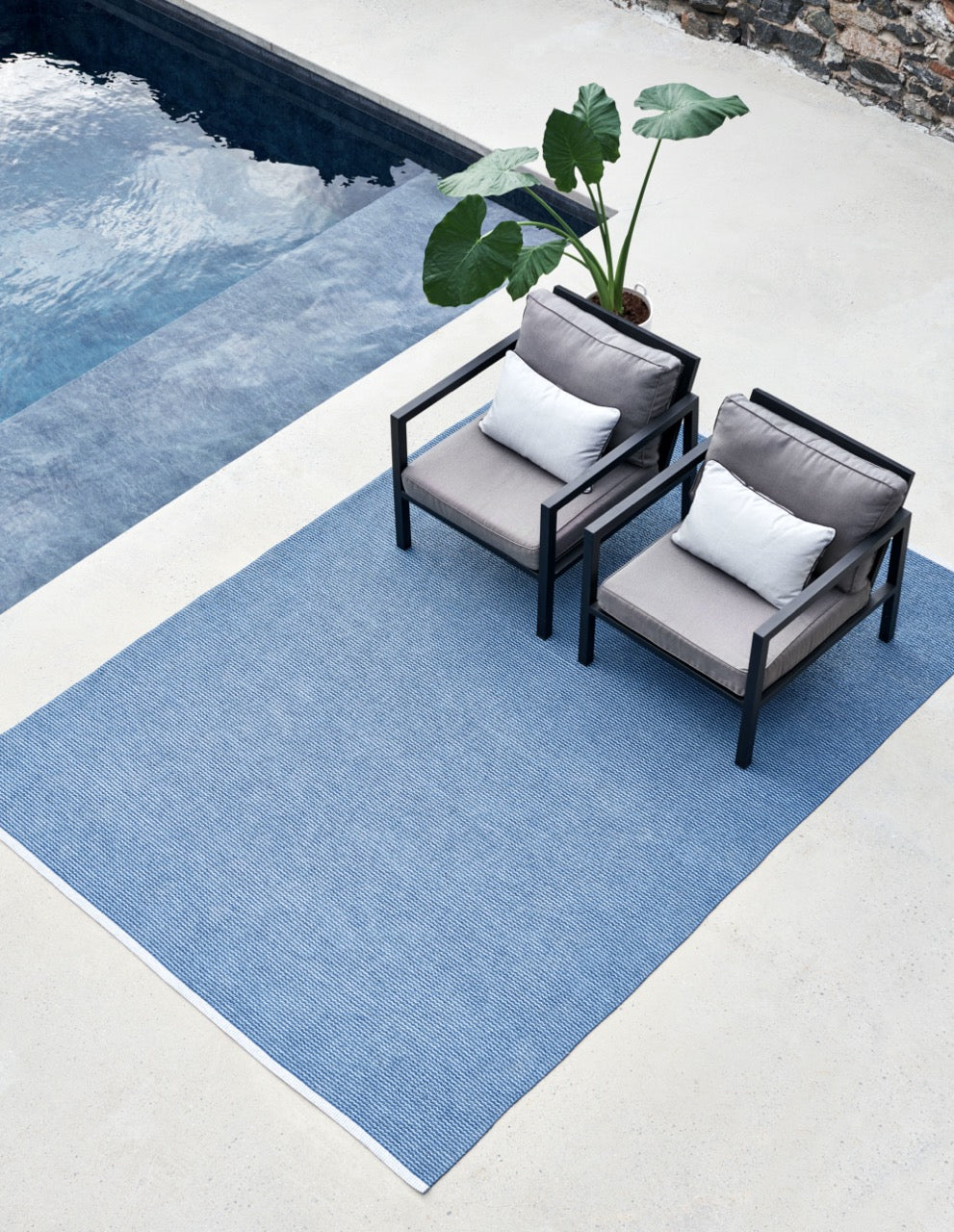 Pappelina-Teppich-Mono-Ocean Blue-Dove Blue