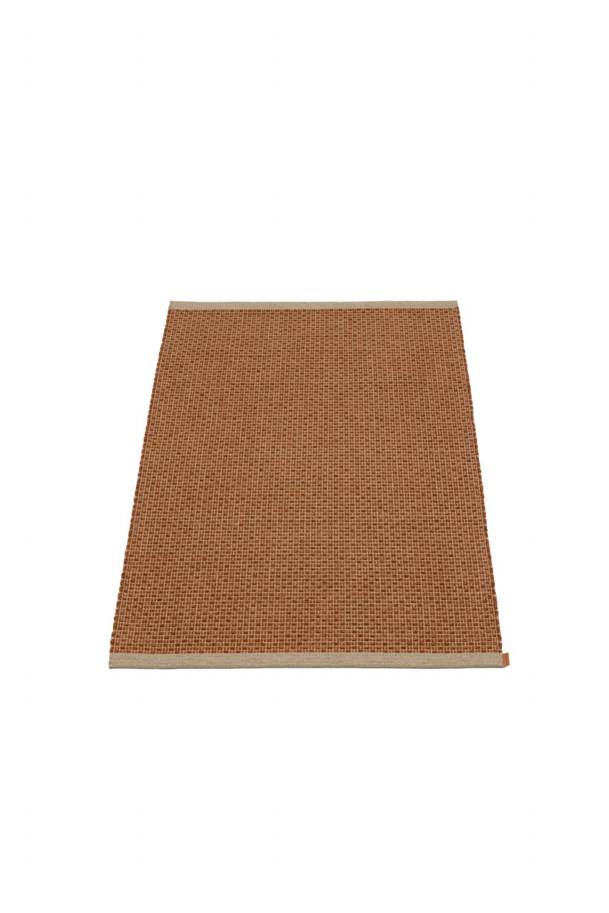 Pappelina NILS Teppichläufer mit dezenter Kreuzstruktur rust - dark linen