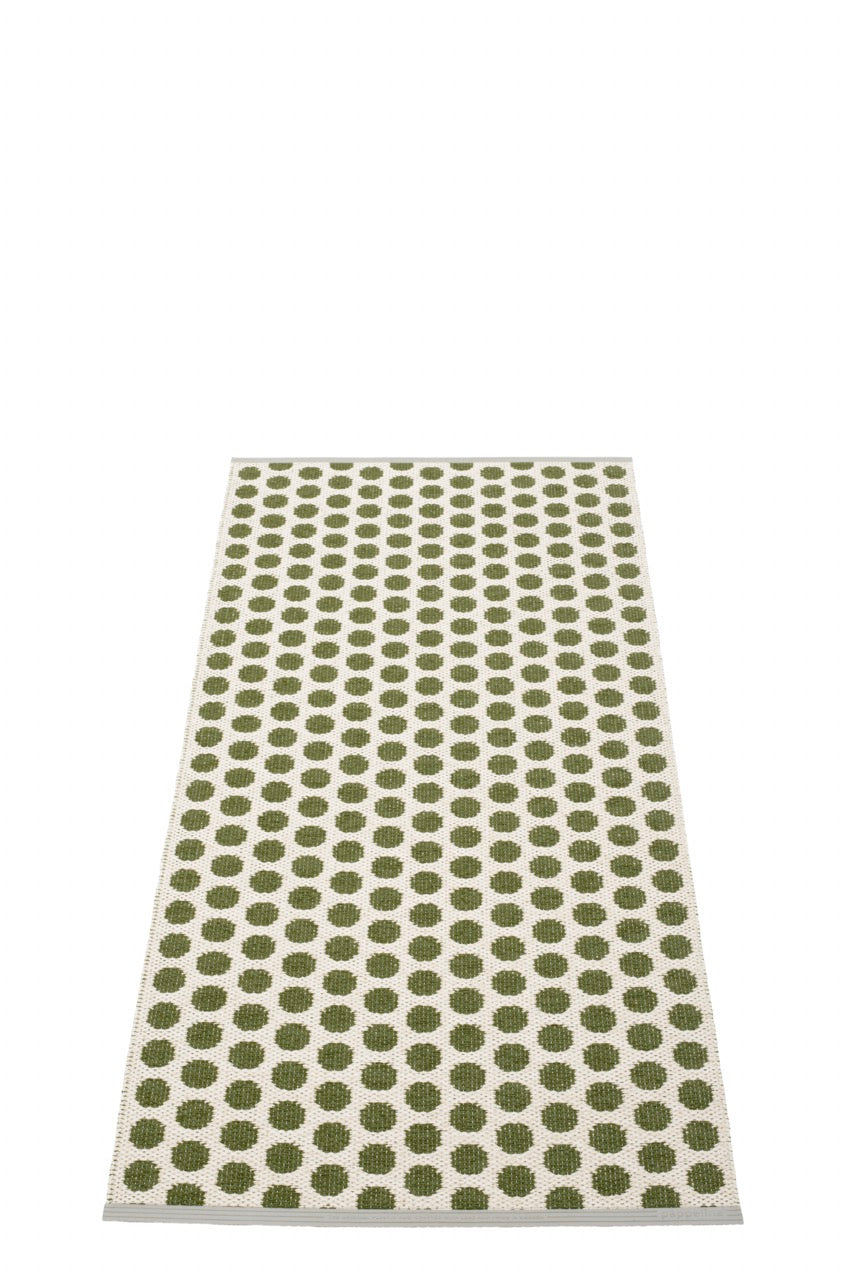 Pappelina-Teppich-Noa-Dark Olive Vanilla-Warm Grey Edge