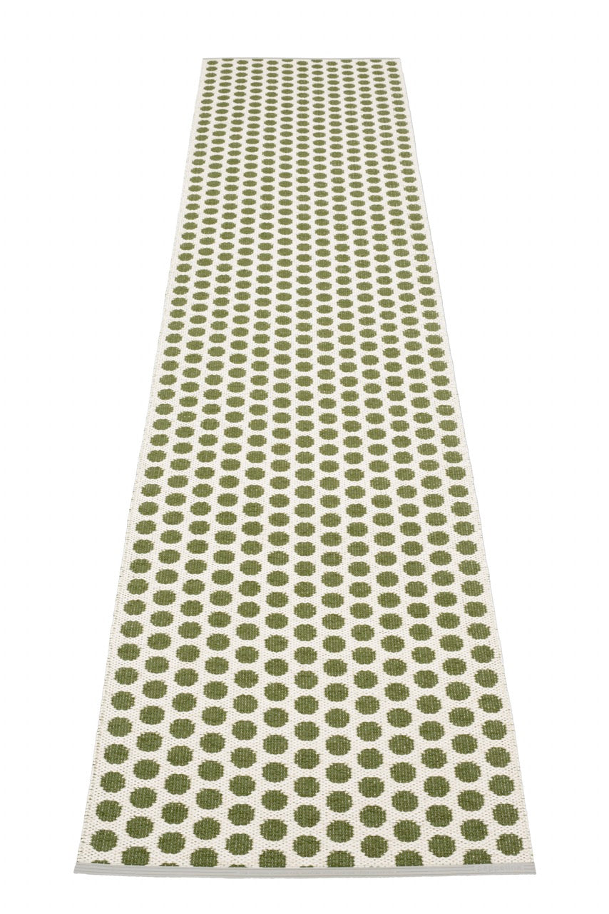 Pappelina-Teppich-Noa-Dark Olive Vanilla-Warm Grey Edge