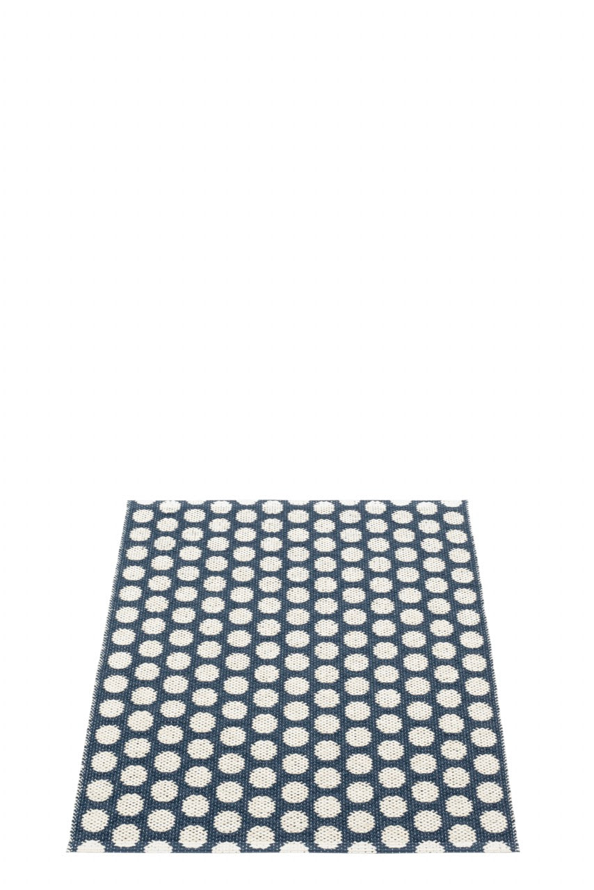 Pappelina-Teppich-Noa-Dark Blue Vanilla Warm Grey Edge