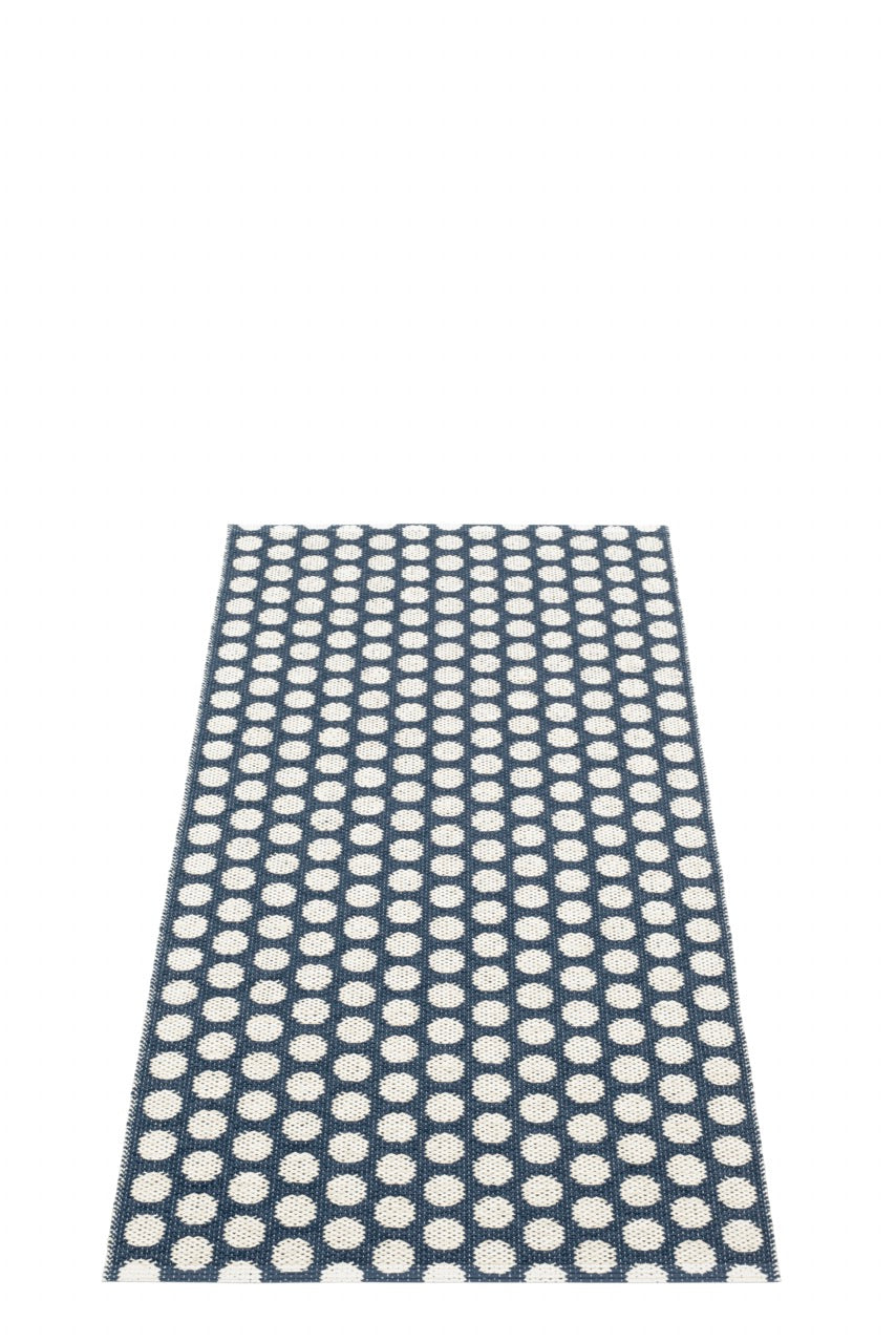 Pappelina-Teppich-Noa-Dark Blue Vanilla Warm Grey Edge