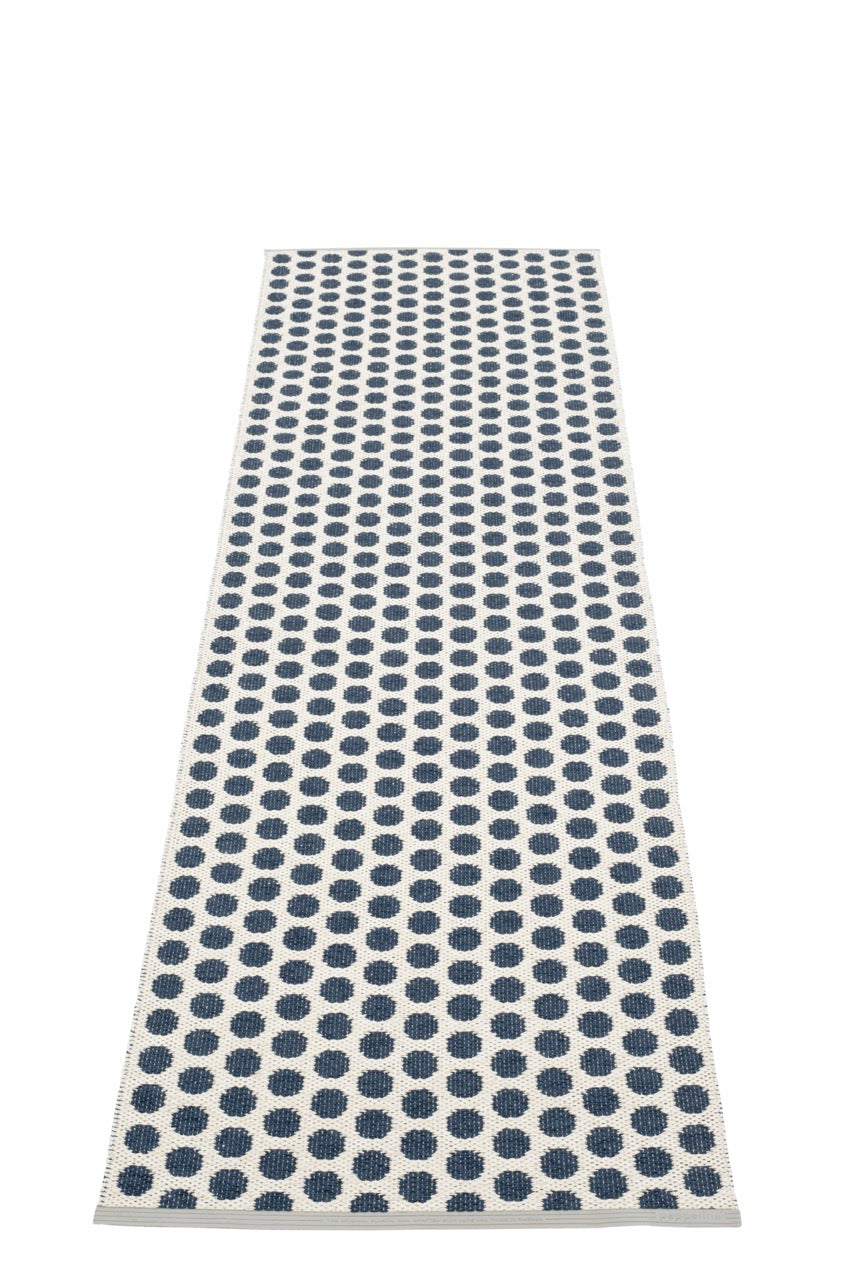 Pappelina-Teppich-Noa-Dark Blue Vanilla Warm Grey Edge