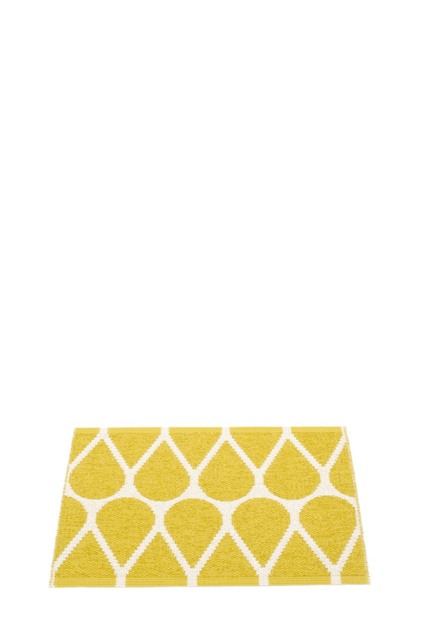 Pappelina-Teppich-Otis-mustard-vanilla