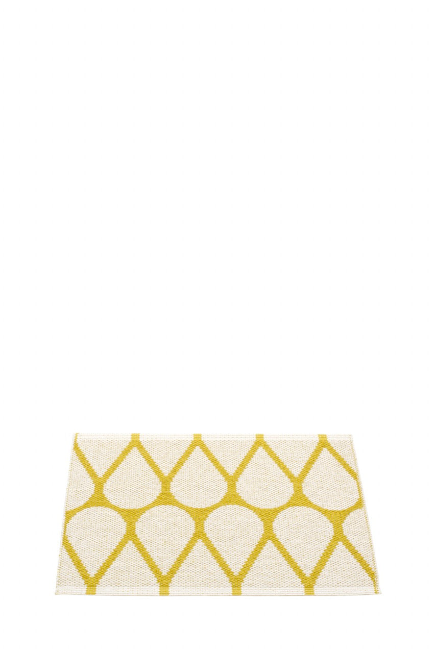 Pappelina-Teppich-Otis-mustard-vanilla