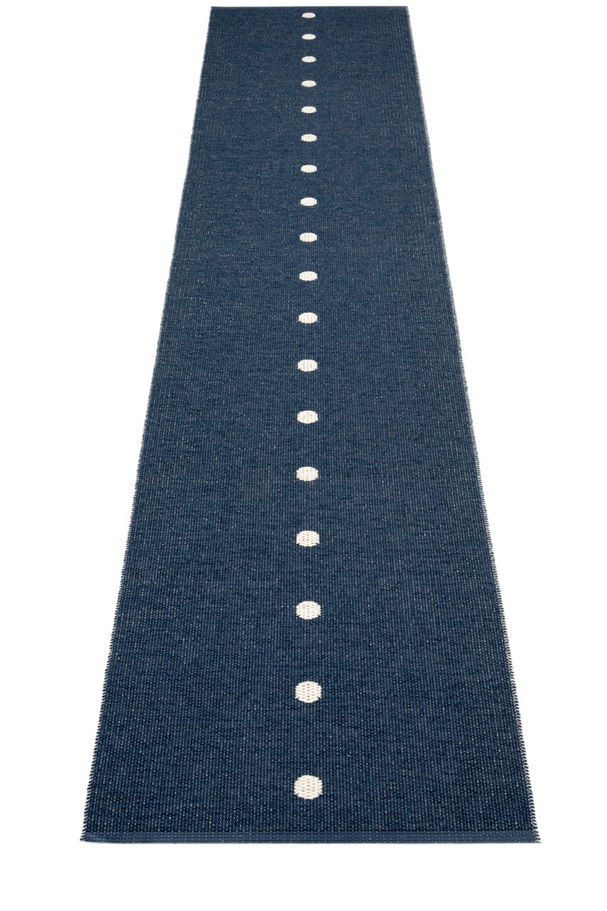 Pappelina-Peg-Dark-blue-vanilla-Carpet