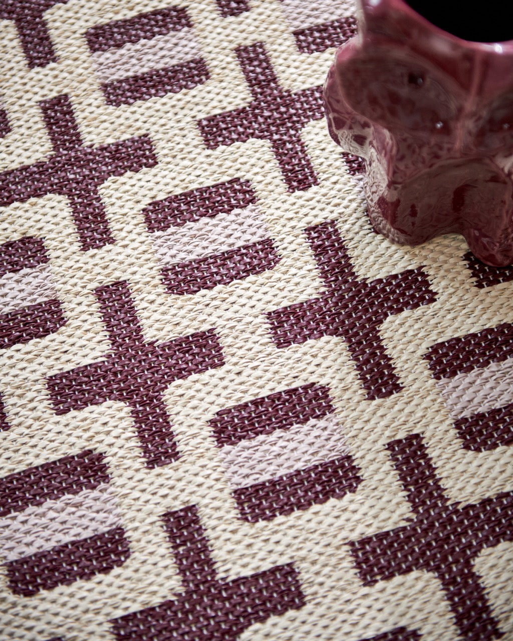 Pappelina-Carpet-Tom-Burgundy