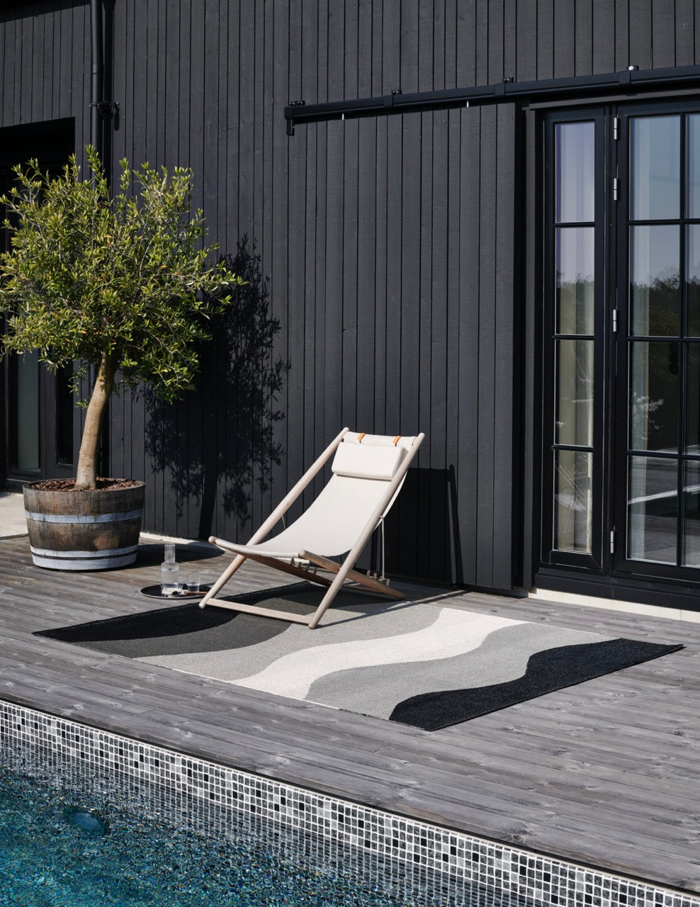 Pappelina-Urvi-Carpet-Metal