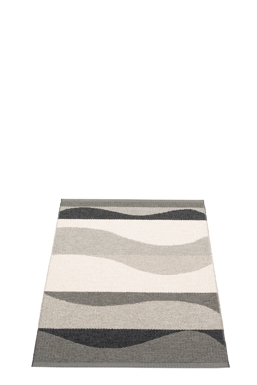 Pappelina-Urvi-Carpet-Metal