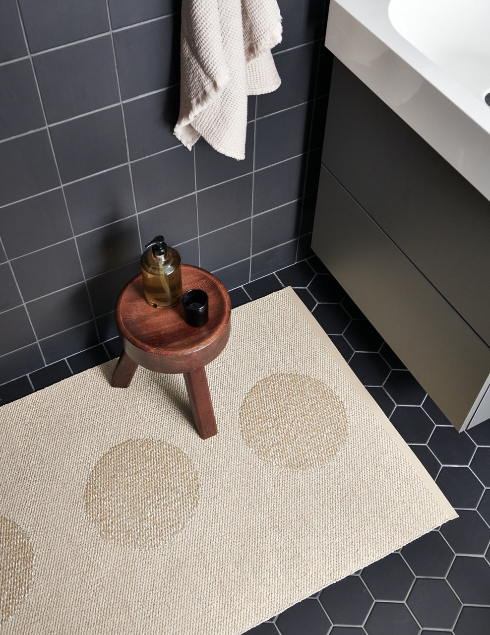 Pappelina-Vera-2.0-beige-carpet