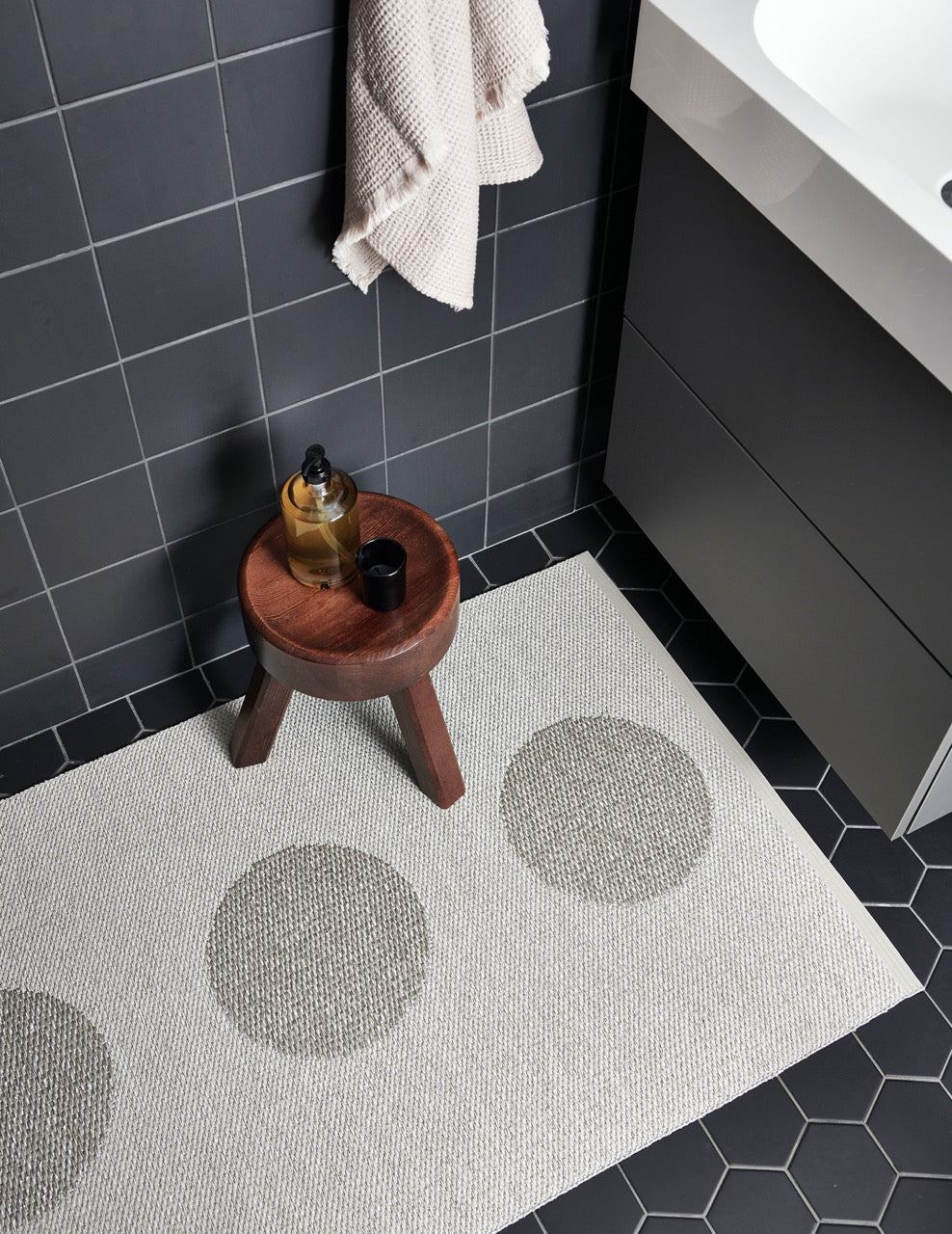 Pappelina-Vera-2.0-Linen-Carpet