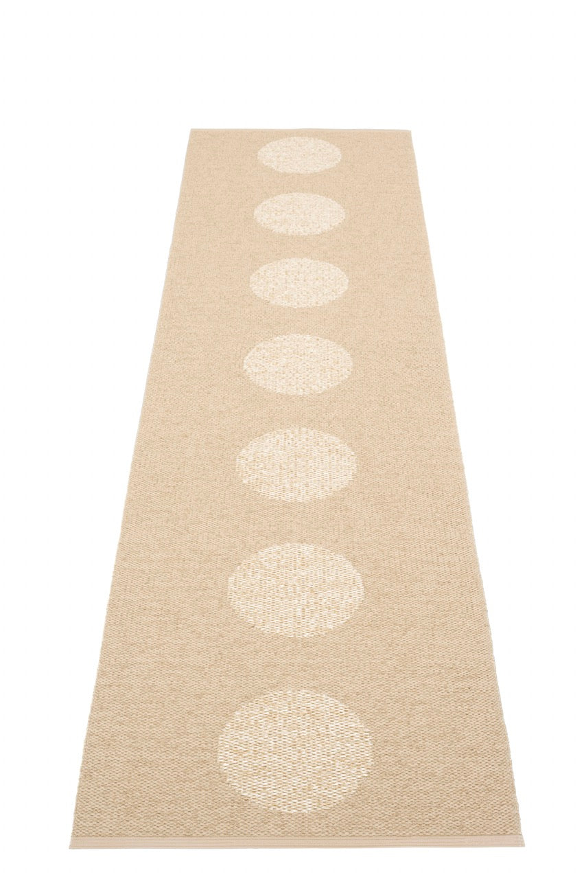 Pappelina-Vera-2.0-beige-carpet