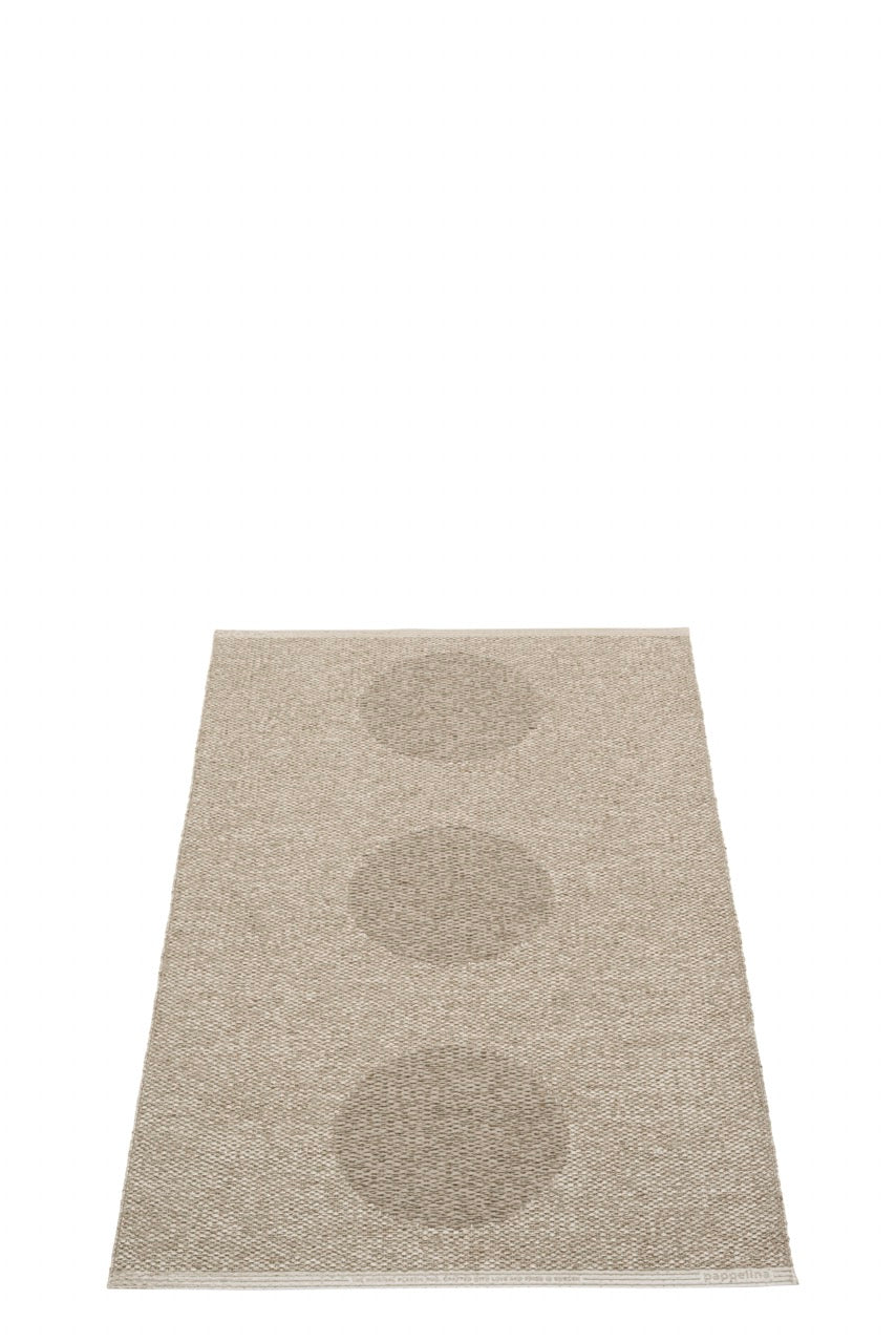 Pappelina-Vera-2.0-Dark-Linen-Carpet
