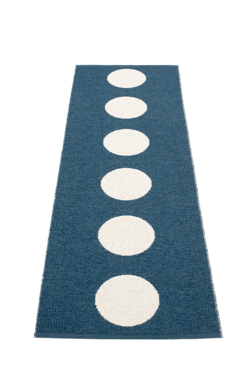 Pappelina-Vera-Ocean-Blue-Carpet