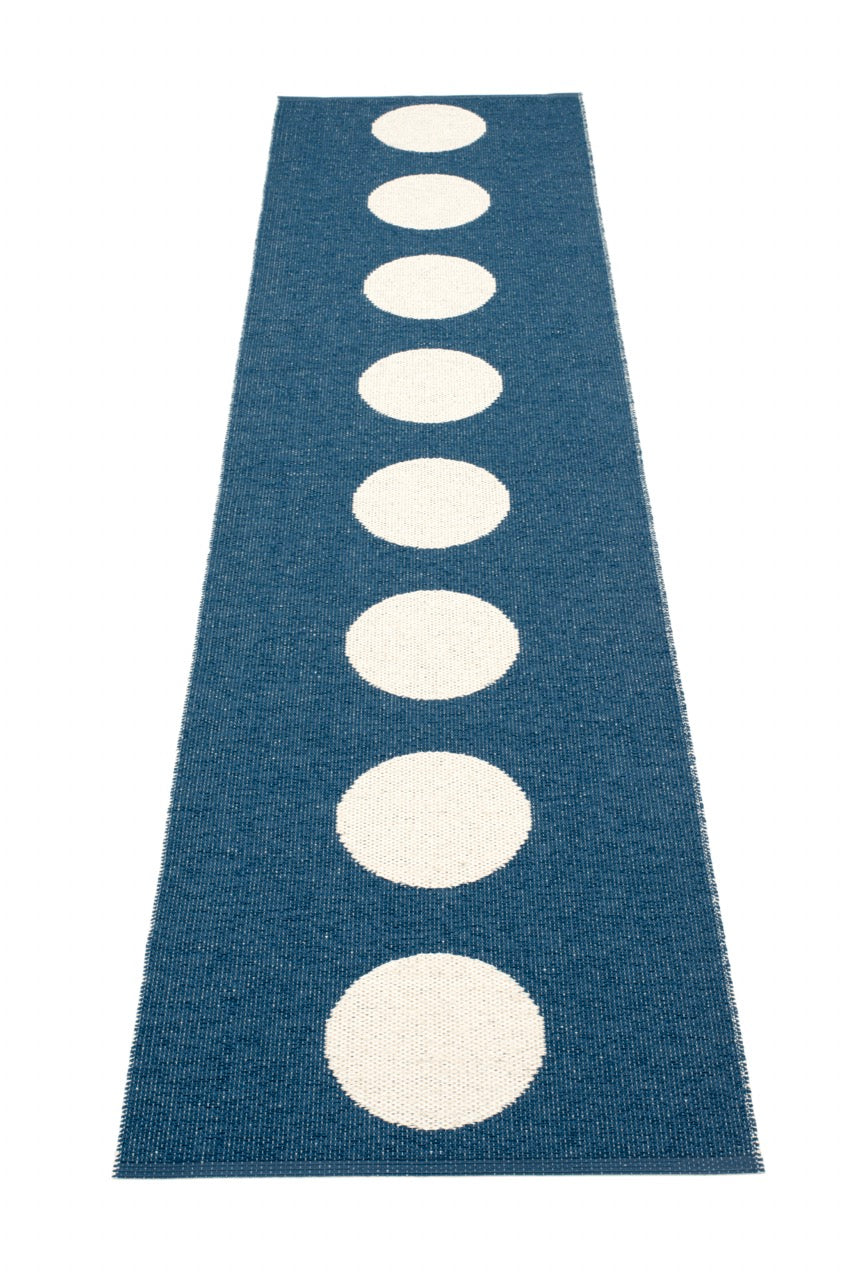 Pappelina-Vera-Ocean-Blue-Carpet