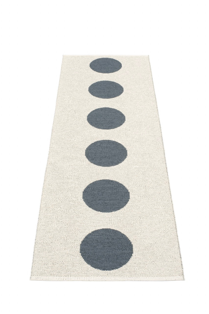 Pappelina-Vera-Charcoal-Carpet