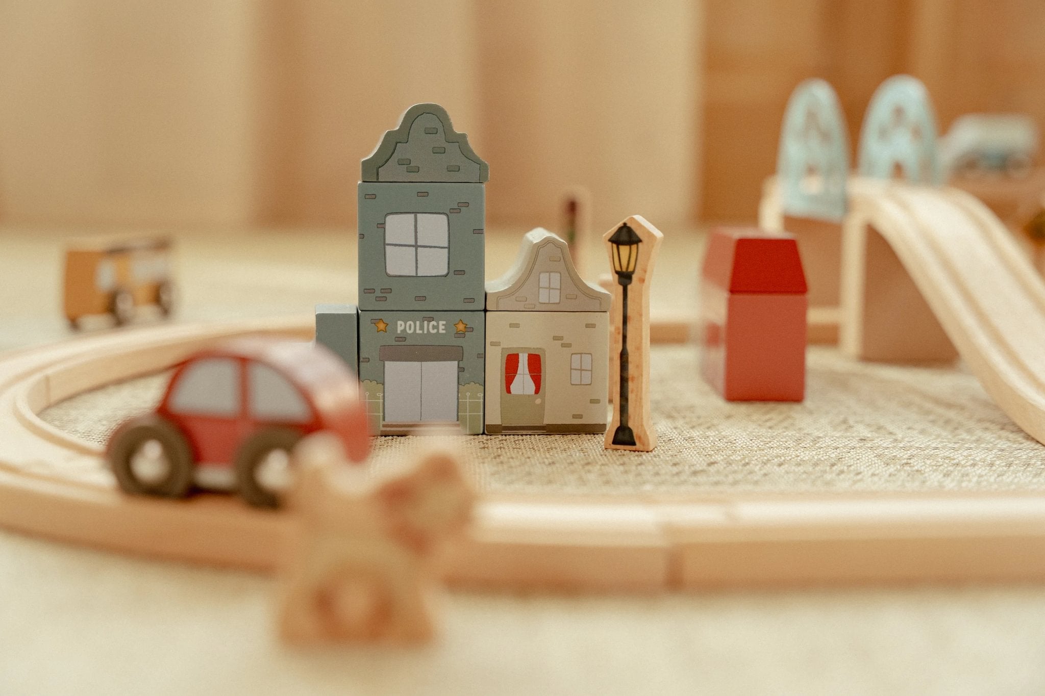 Little-Dutch-Eisenbahn-Set-XL-FSC-LD2540