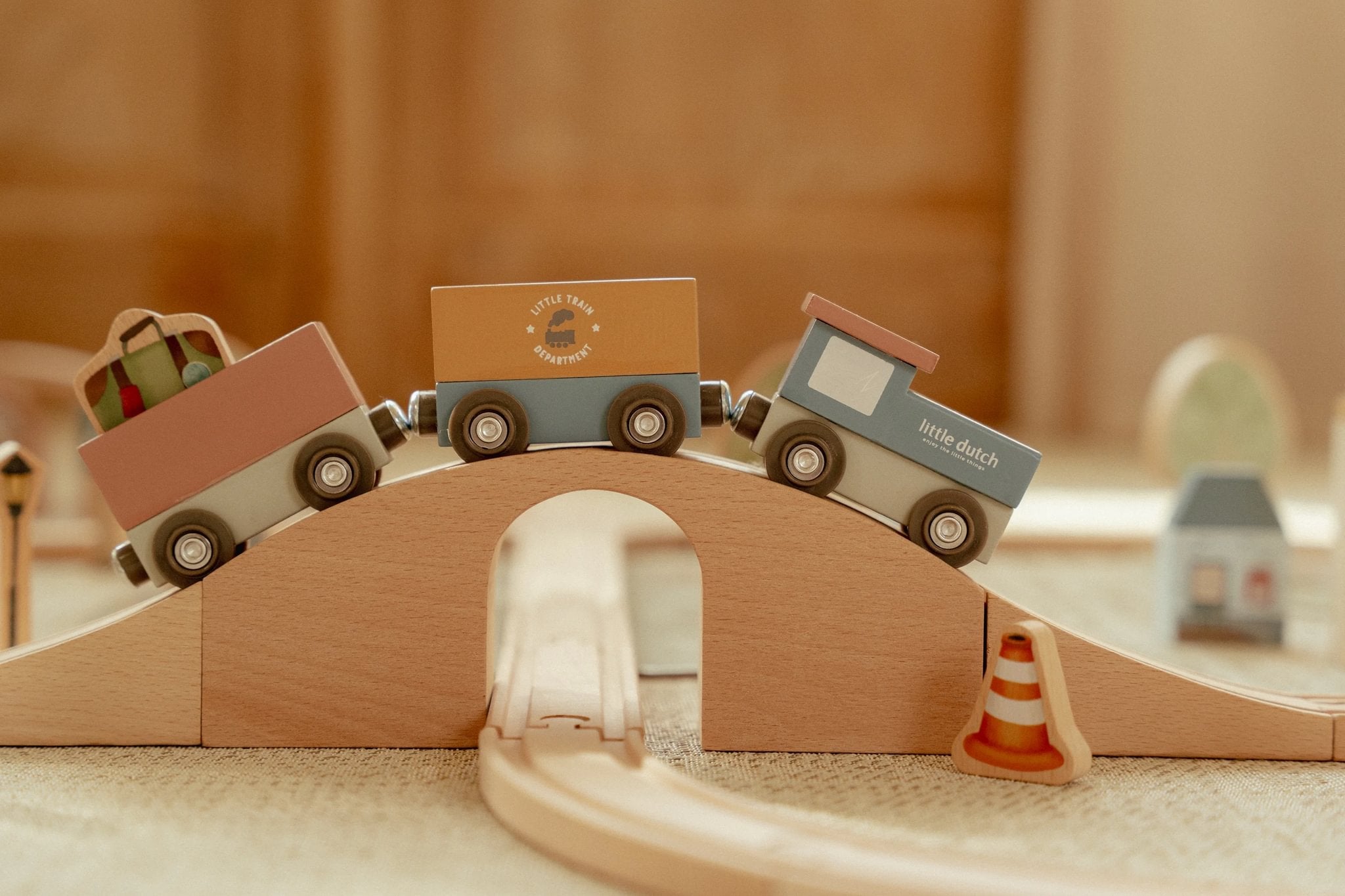 Little-Dutch-Eisenbahn-Set-XL-FSC-LD2540