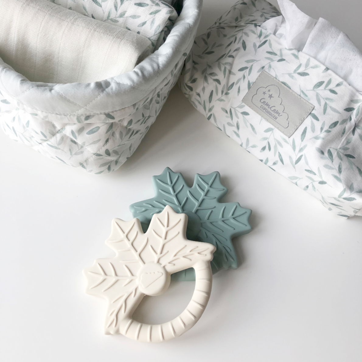 CamCamCopenhagen-Swaddle-greenleaves