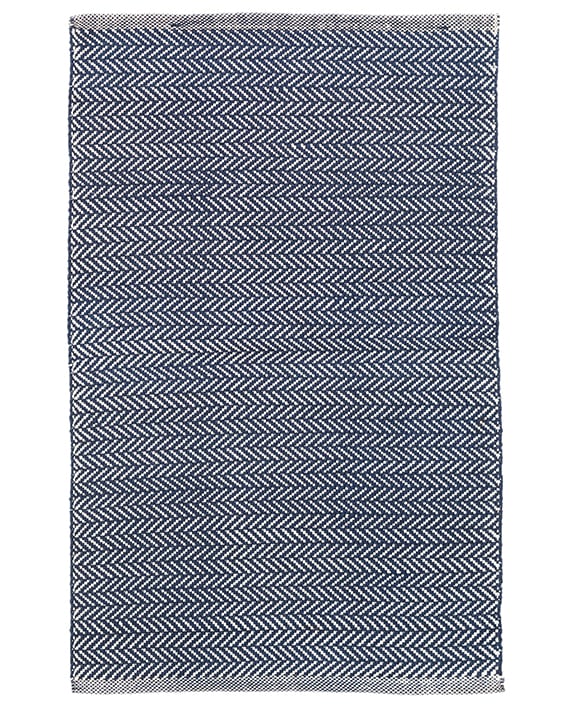 Dash & Albert Tapis Intérieur/Extérieur Chevrons Marine/Ivoire