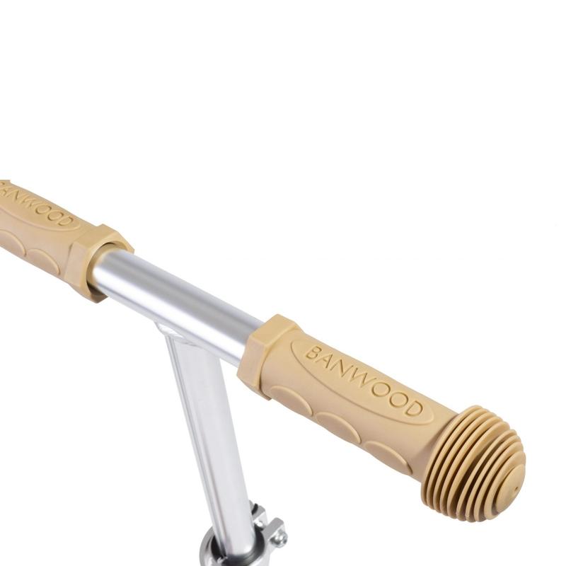 Banwood-Scooter-grün