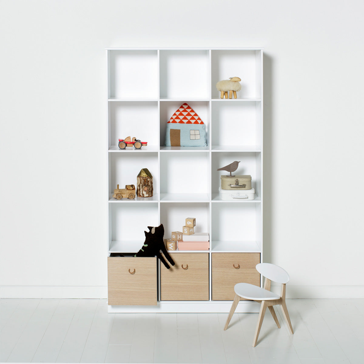 Oliver Furniture Wood shelf 3 x 5 vertical, with base