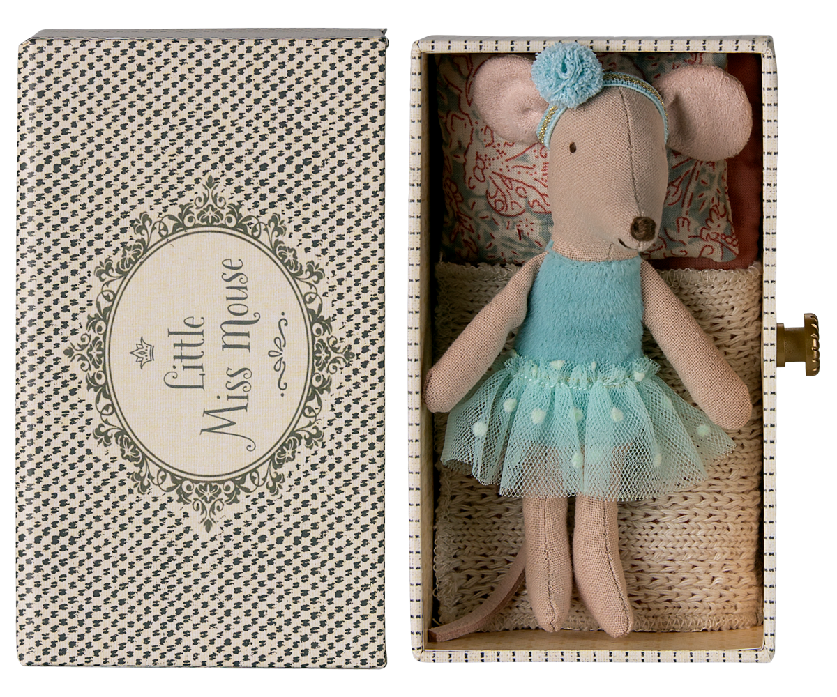 Maileg-Tanzmaus-im-Tagesbett-kleine-Schwester-17-5104-00