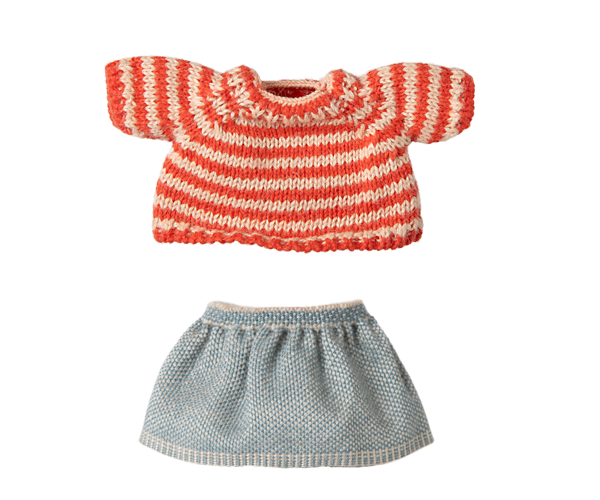 Maileg-knitted-sweater-skirt-big-sister-mouse-17-5205-00