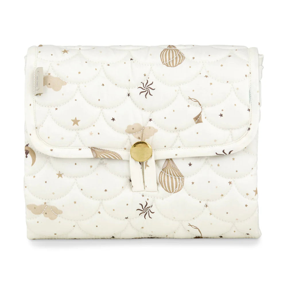 CamCamCopenhagen-Wickelunterlage-unterwegs-gesteppt-Changing-mat-quilted-Dreamland-301-P84-000-WW