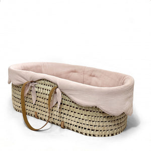 Babyshower-official-moses-basket-mattress-Lederhenkel-Cloud-Linen-Set