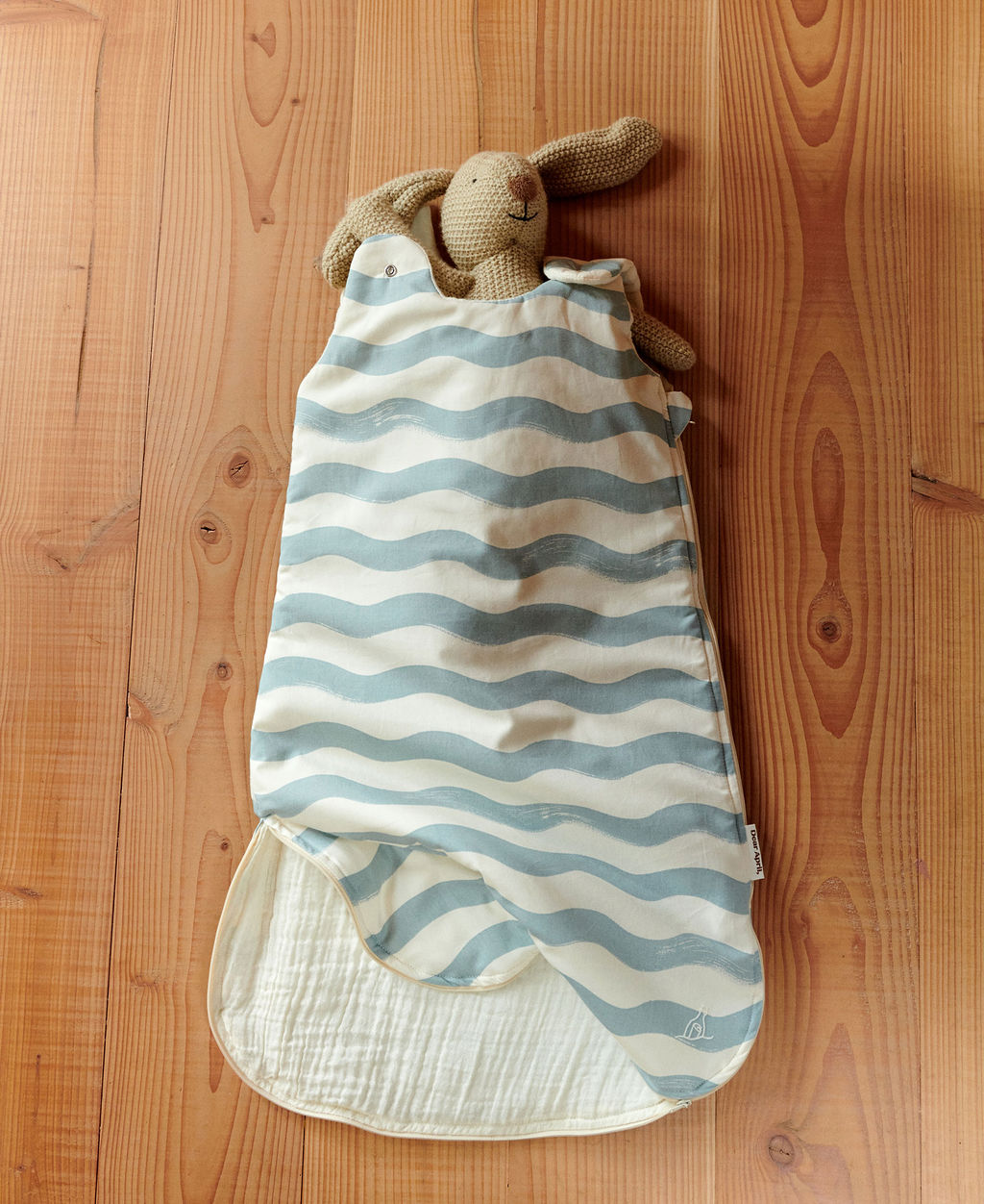 Dear-April-Sleepingbag-Winter-Wind-Waves-3-103-21-3-104-21