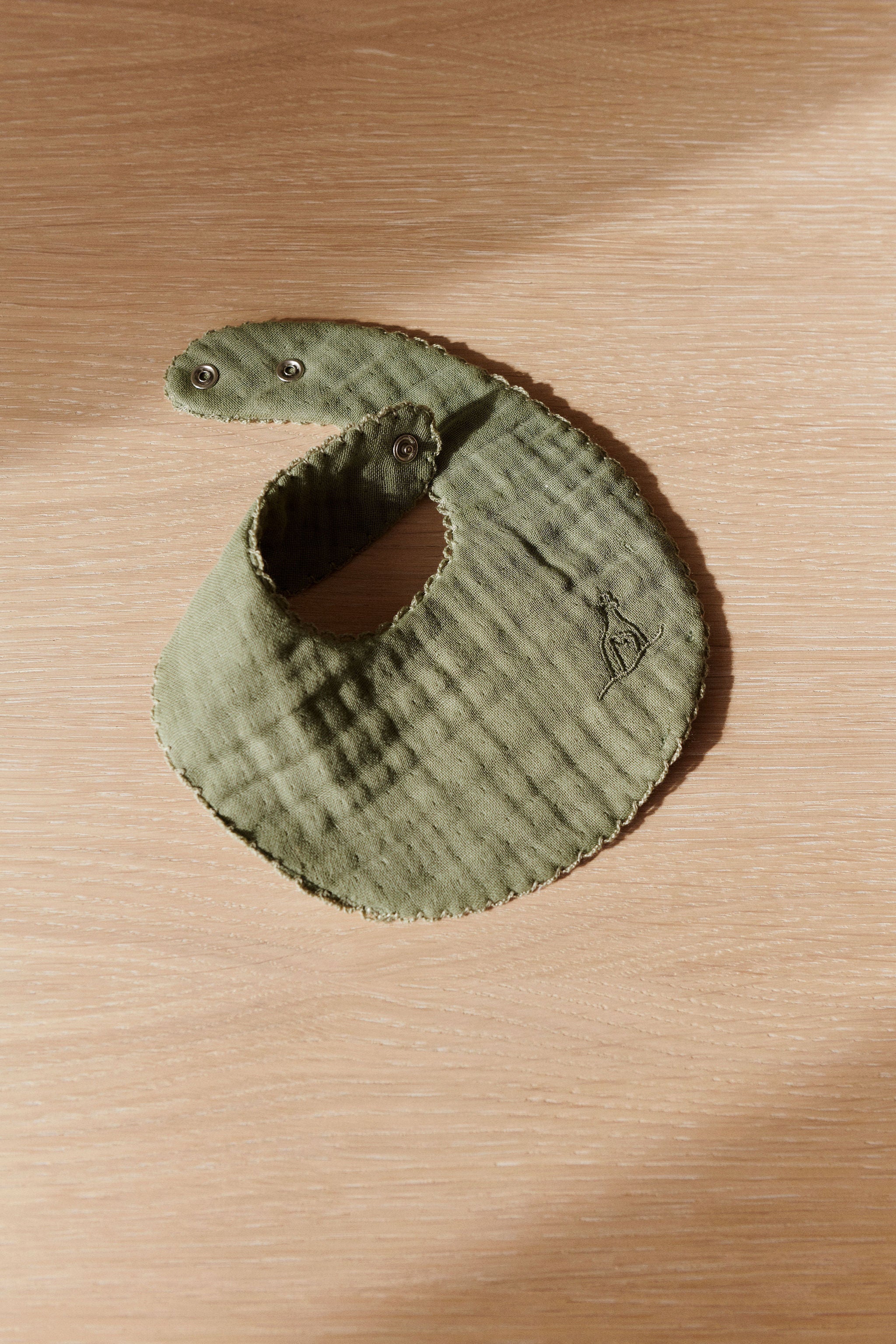 Dear April-Koa-Lätzchen-Bib-Forest-green-little-mouse-3-140-00