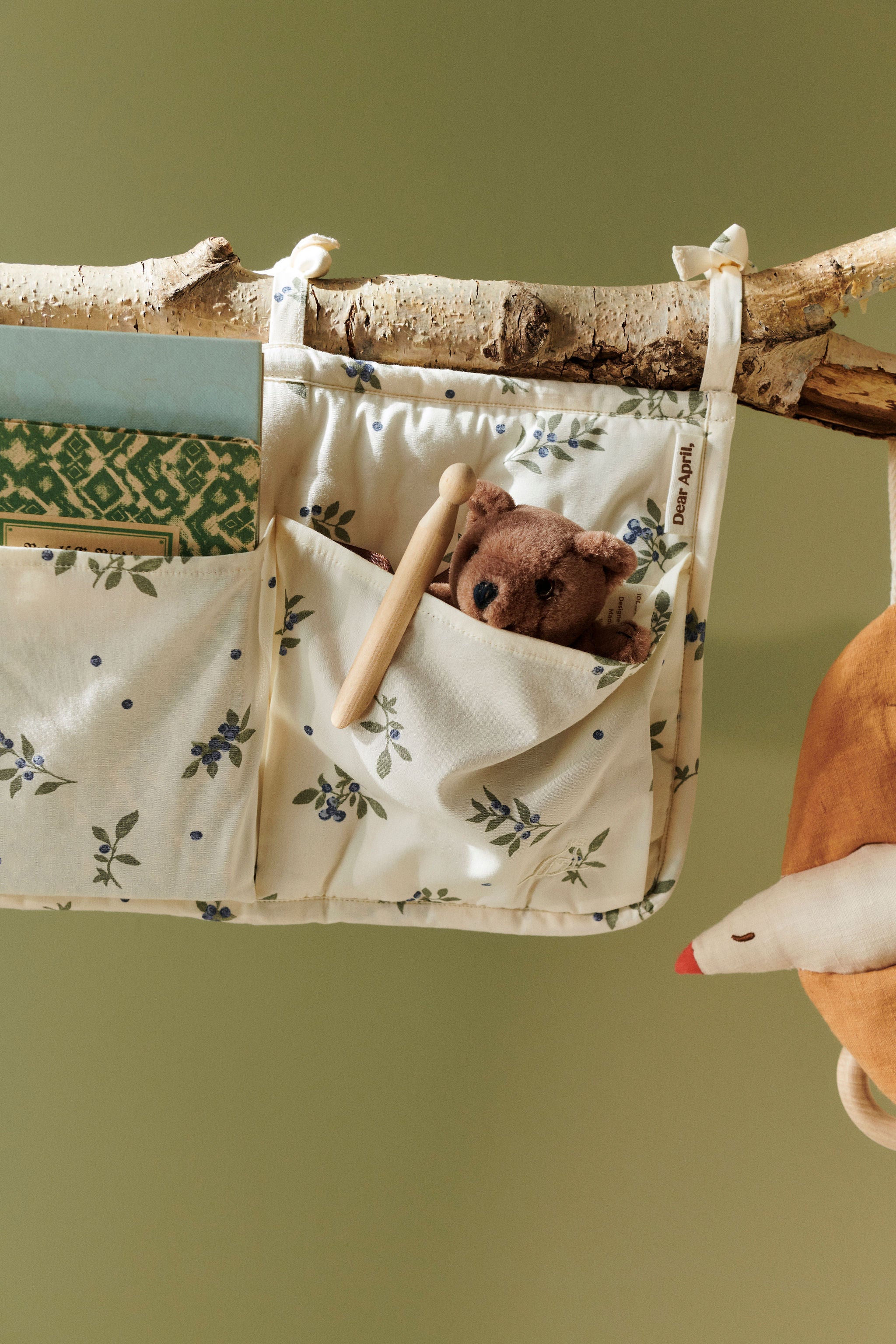 Dear-April-Betttasche-Blueberries-4-102-25