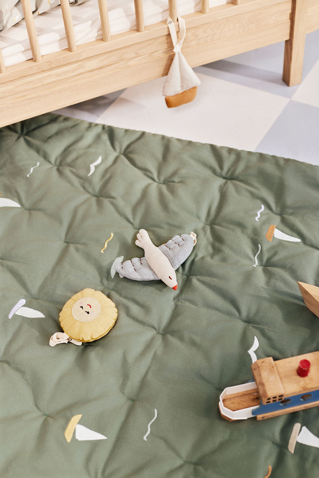 Dear-April-Spielmatratze-Play-Mattress-Sailboats-5-101-12