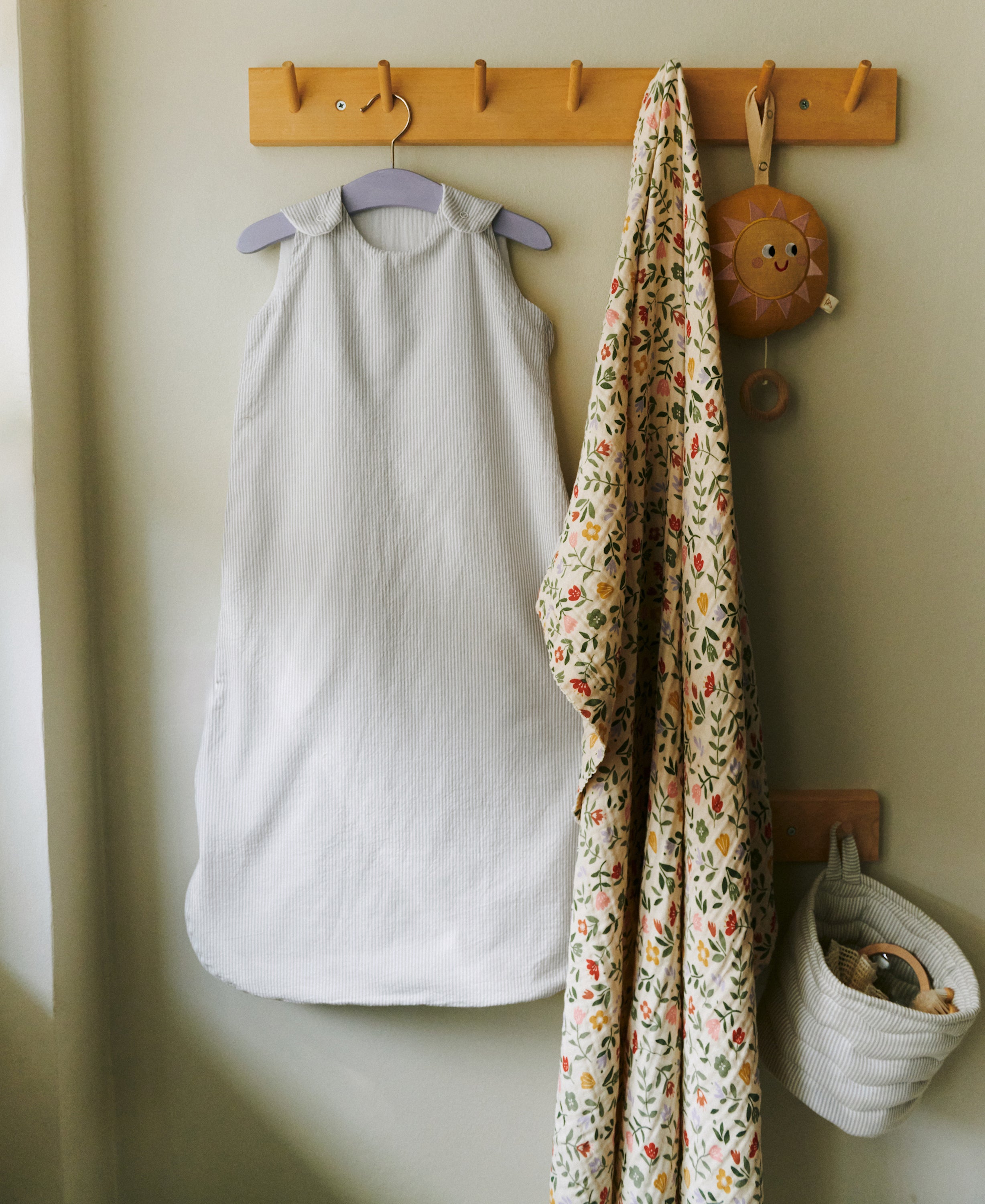 Weiche Musselin-Babydecke aus Bio-Baumwolle im Flower-Market-Design