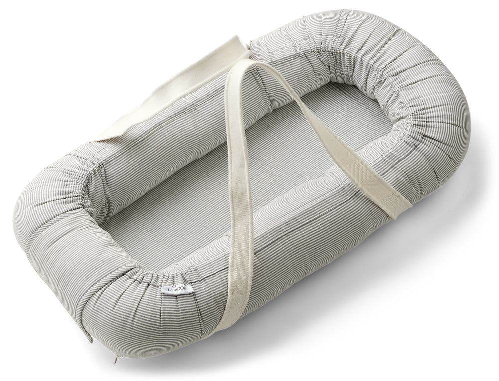Liewood-Gro-Babylift-Babynest-bue-wave-creme-de-la-creme