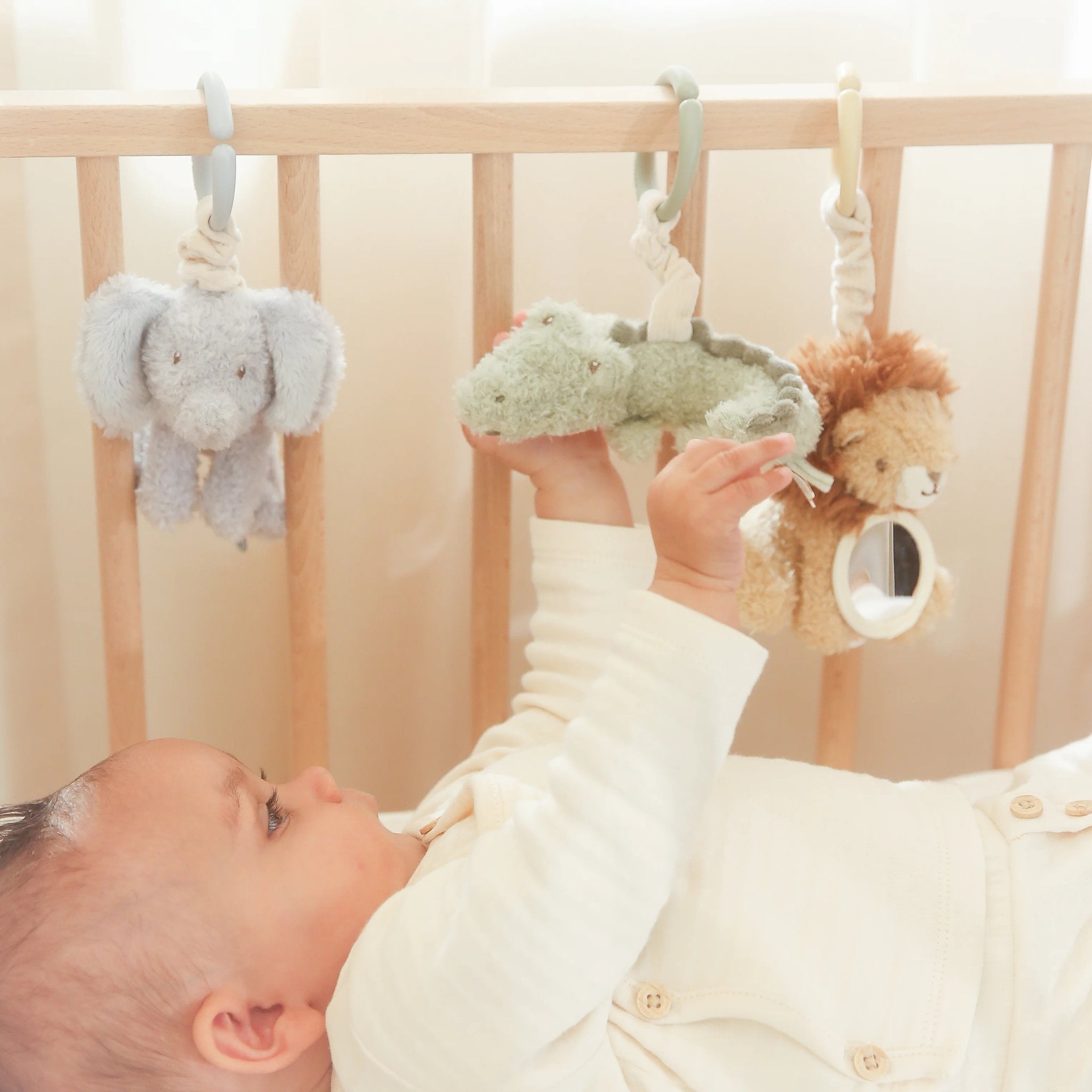 Safari Friends Aktivitätsaufhänger von Little Dutch für Babys