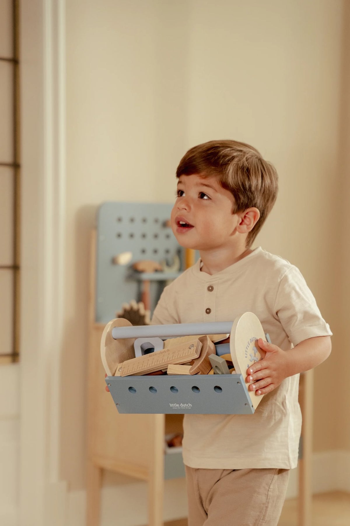 Holzwerkzeug von Little Dutch mit Hammer, Schraubendreher und Schraubenschlüssel für Kinder