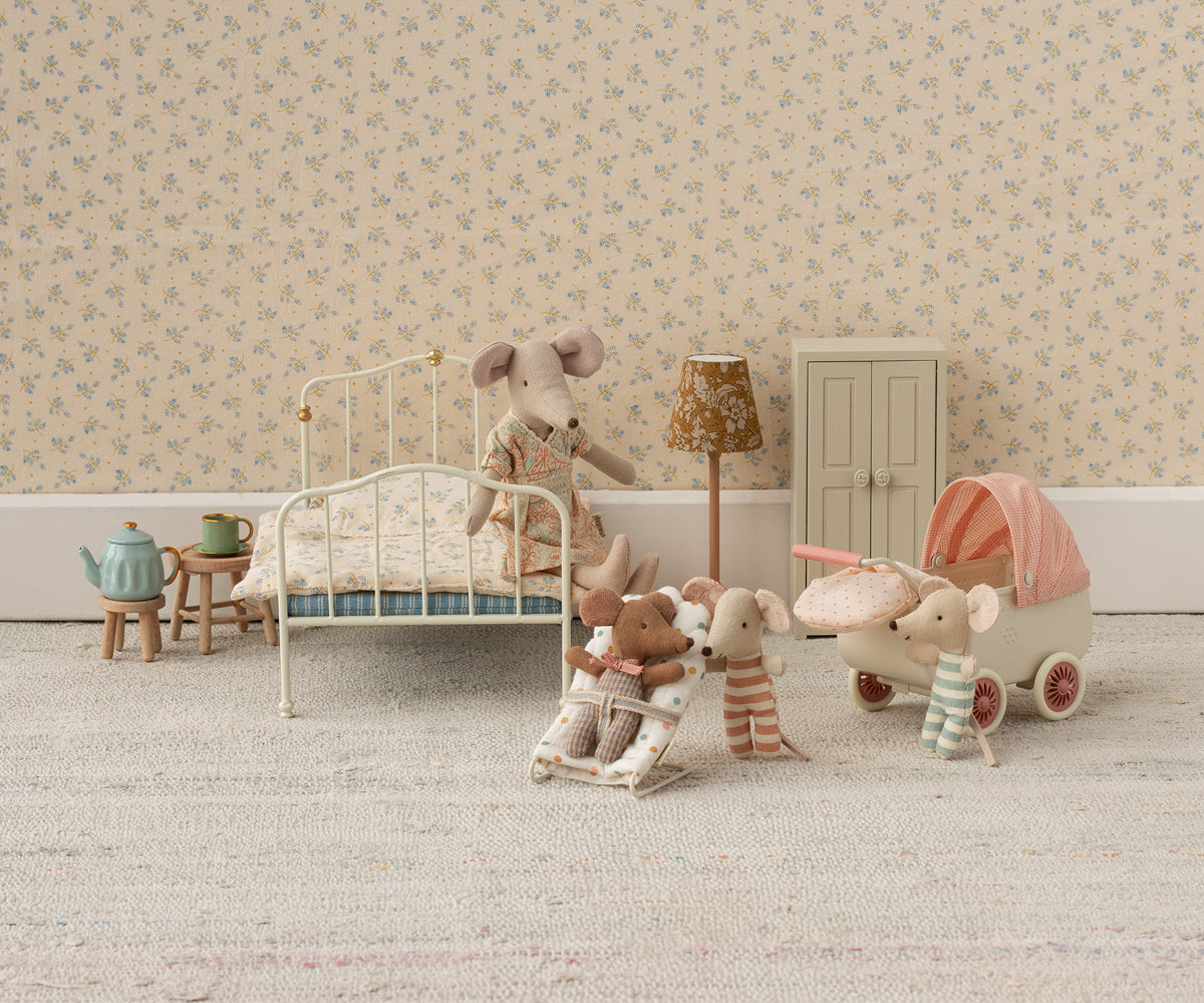 Maileg Babysitter (Babywippe) My mit Tupfen