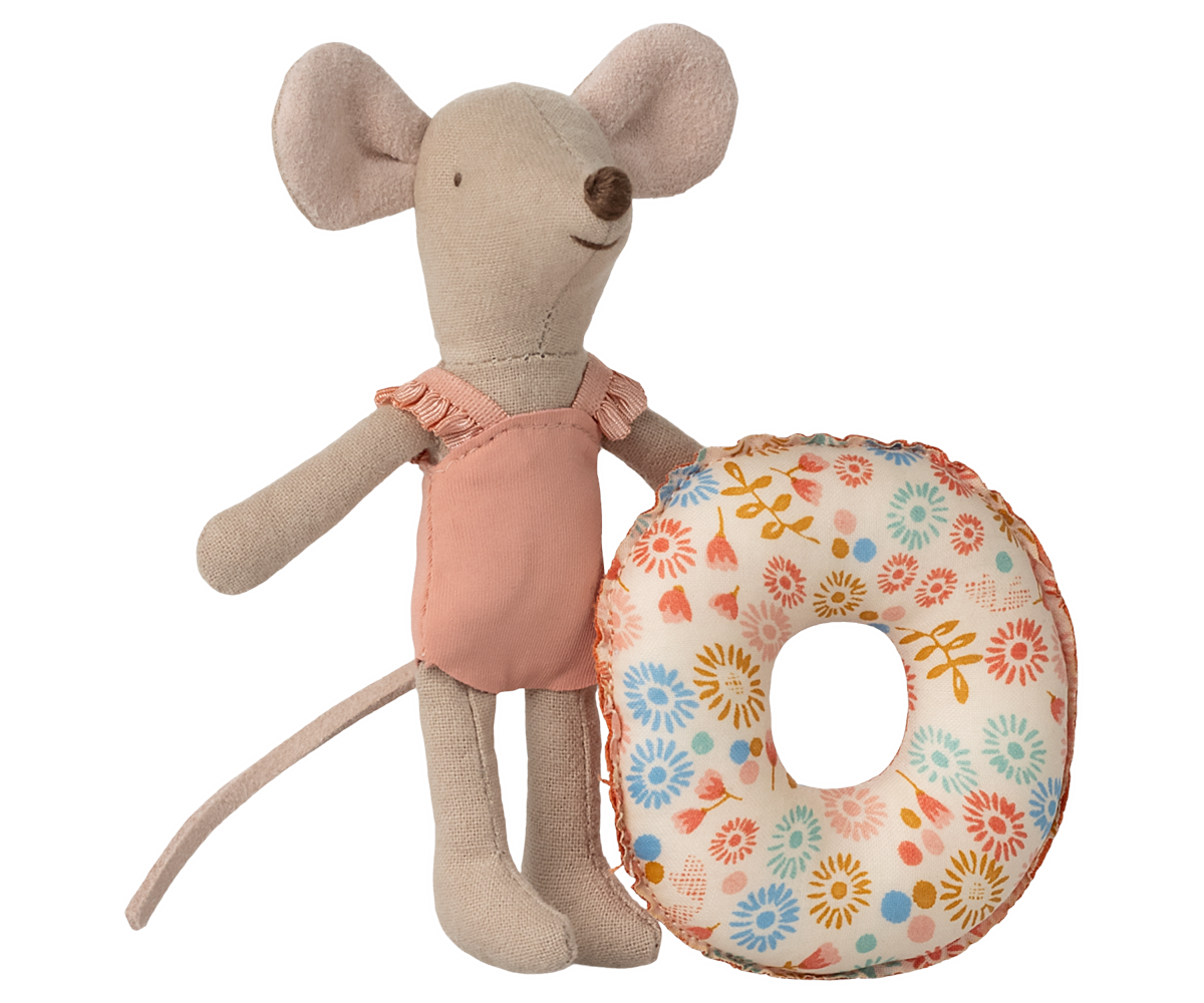 Maileg-Beachmouse-with-float-little-sister-17-5102-00